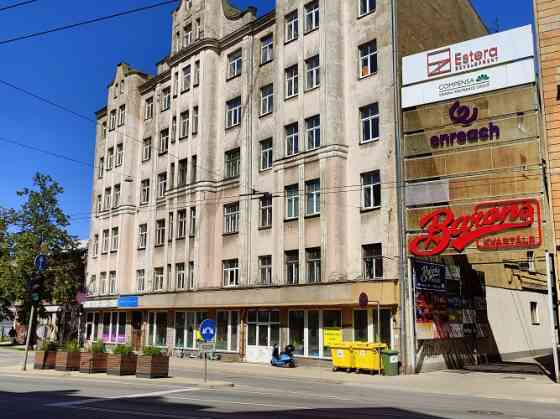 Помещение рядом с улицей Бривибас и Барона кварталом с большим потоком Rīga