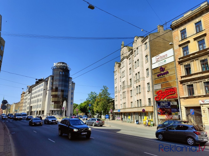 Telpas pie Brīvības ielas un Barona kvartāla ar lielu gājēju plūsmu.  Telpās var izveidot Rīga - foto 8