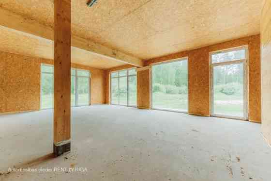 Предлагаем купить часть двухквартирного дома в лесу  идеальный вариант для тех, Кекавская вол.