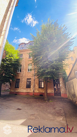Klusais centrs, J. Alunāna iela 6, 2 istabu dzīvoklis - dzīvojamā istaba, kas ir apvienota ar Rīga - foto 7