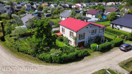 Продаётся 2-х этажный дом в Елгаве  На территории находятся: Двухэтажный дом 174м, Елгава и Елгавский край
