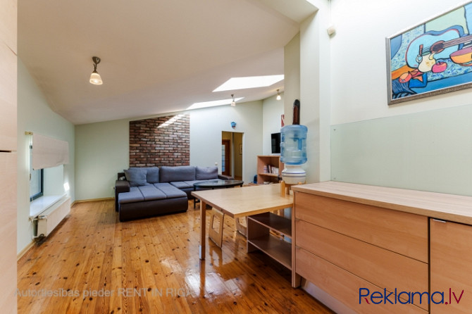 A sunny three-room apartment just a few steps away from Esplanade Park for long term rent.  The hous Рига - изображение 15