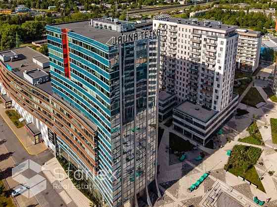 8. stāvs - lielisks panorāmas skats uz pilsētu. Jauna - moderna biroju ēka Teikā, tuvu pilsētas cent Rīga
