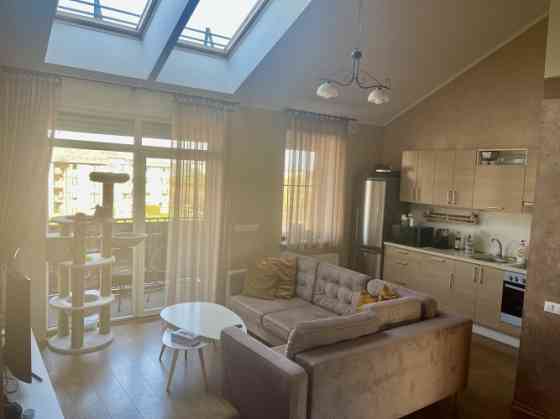 Продается просторная двухкомнатная квартира в проекте Vecozola nami II  Все окна и двери Рига