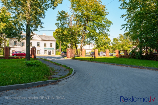 Iznomā komerctelpas lieliskā un ērti piebraucamā vietā ar pārredzamību no ielas un plašiem Rīga - foto 18