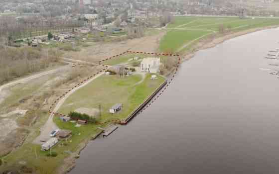 Предлагаем купить эксклюзивную недвижимость в Елгаве, на берегу реки Лиелупе. Jelgava un Jelgavas novads