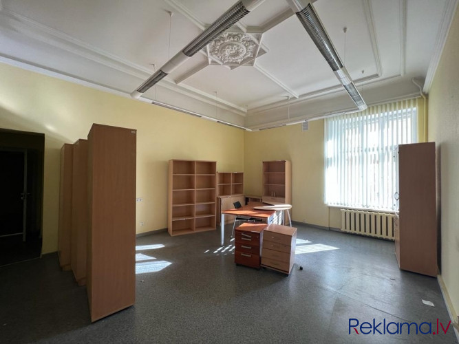 Сдается офис в центре Риги, улица Стабу 18.  Просторные офисные помещения на фасаде Рига - изображение 3
