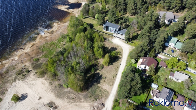 Pārdod plašus zemes gabalus privātmāju celtniecībai Lielā Baltezera krastā. Piebraucamais Ādažu novads - foto 8