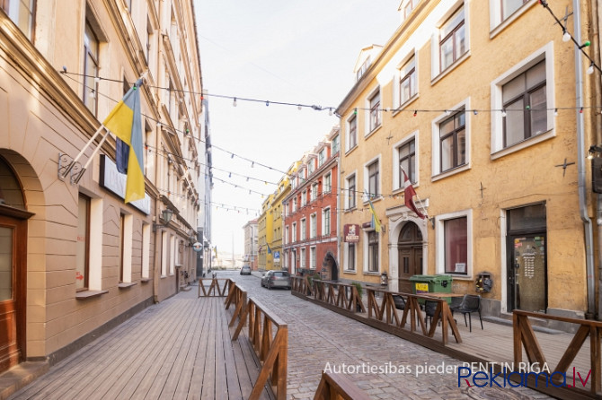 Trīs istabu dzīvoklis šarmantajā Āgenskalnā!   Rīgas koka arhitektūras pērle  dzīvojamā Rīga - foto 4