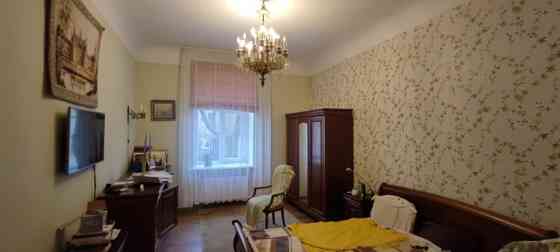 Продается просторная 4-комнатная квартира на улице Валдемара. Квартира имеет Rīga