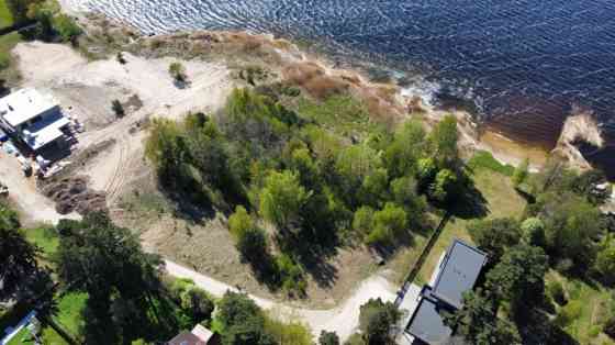 Продается обширные земельные участки под строительство частных домов на берегу Ādažu novads