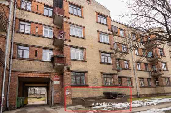 Tirdzniecības telpas 60 m2 platībā Lomonosova ielā.  Telpās ir veikts remonts un ieklāta betona grīd Рига