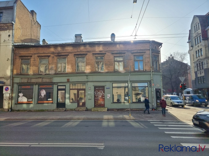 Izcils Rīgas centra koka arhitektūras paraugs.  Zemes gabala platība 577m2 (īpašumā), Rīga - foto 20