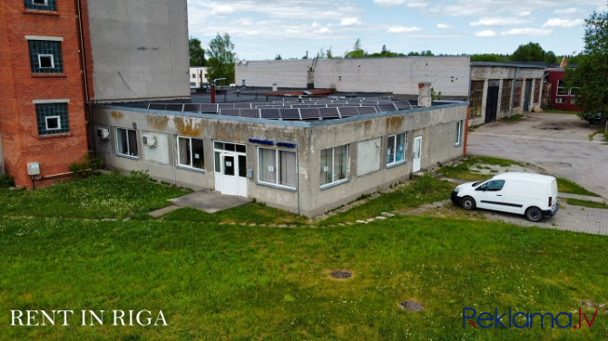 Pārdod komerctelpas ar zemi Ozolnieku centrā.  + Trīs ieejas ēkā + Diezgan plaši skatlogi + Jelgava un Jelgavas novads - foto 4