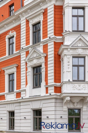 Piedāvājam iegādāties 2-istabu dzīvokli vēsturiskā renovējamā ēkā, kas izceļas ar savu Rīga - foto 1