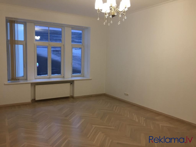 An offer for lovers of classic values - a spacious apartment in a renovated historic house in the ce Рига - изображение 20