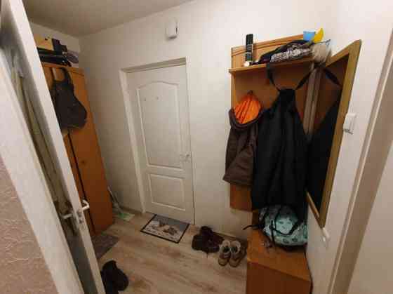 Продается 2-комнатная квартира в Пурвцемсе.  Квартира состоит из 2-х комнат, кухни Rīga