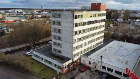 Продается 7-этажное офисное здание общей площадью 3273 м2. Земельный участок 3485 м2. Rīga