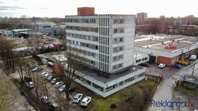 Tiek pārdota 7 stāvu administratīvā ēka ar kopējo platību 3273 m2. Zeme 3485 m2. Daļā no Rīga - foto 5