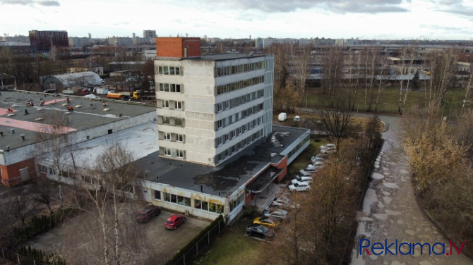Tiek pārdota 7 stāvu administratīvā ēka ar kopējo platību 3273 m2. Zeme 3485 m2. Daļā no Rīga - foto 9