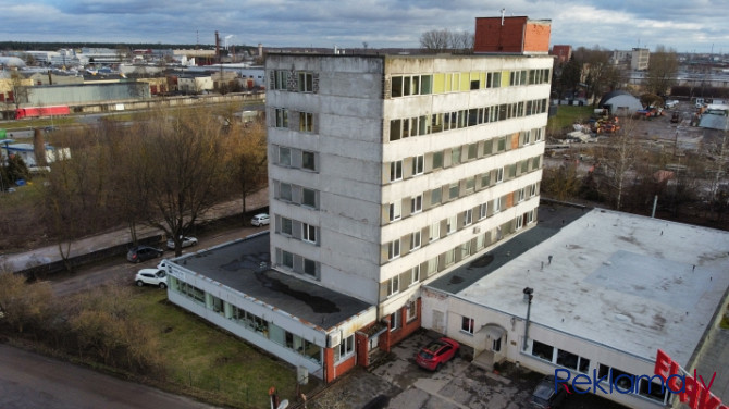 Tiek pārdota 7 stāvu administratīvā ēka ar kopējo platību 3273 m2. Zeme 3485 m2. Daļā no Rīga - foto 8