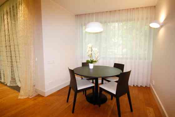 Продается просторная квартира в Юрмале, в 150 метрах от пляжа. В квартире есть Jūrmala