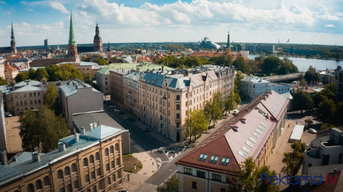 Telpas pie Brīvības ielas un Barona kvartāla ar lielu gājēju plūsmu.  Telpās var izveidot Rīga - foto 2