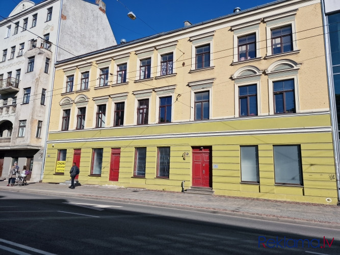 Владелец сдает помещения с общей площадью 358 кв. м. в центре Риги на ул. Чака 72. Рига - изображение 1