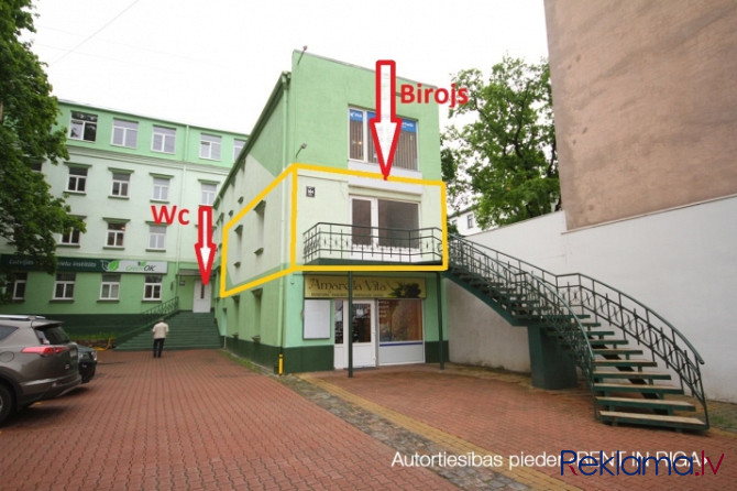 Autonoms birojs ar individuālu ieeju no stāvlaukuma.  Renovēta biroju ēka ar bruģētu un Rīga - foto 2