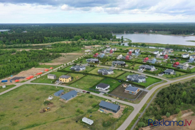 Ekskluzīvs dzīvokļis ar apdari un izeju uz teritoriju. Pārdomāts un ērts plānojums: plaša Jūrmala - foto 1