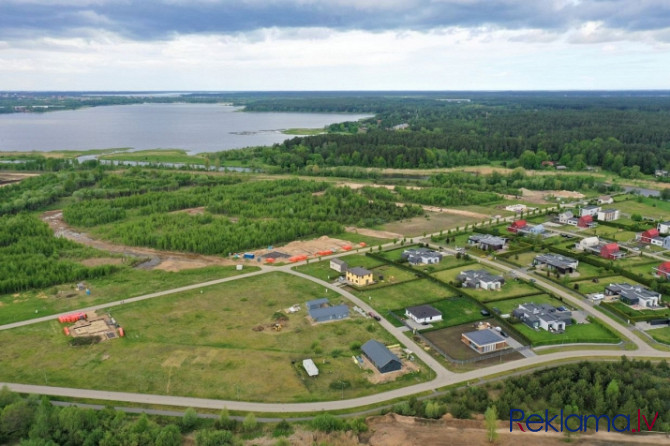 Ekskluzīvs dzīvokļis ar apdari un izeju uz teritoriju. Pārdomāts un ērts plānojums: plaša Jūrmala - foto 2