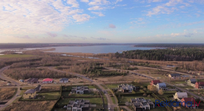 Ekskluzīvs dzīvokļis ar apdari un izeju uz teritoriju. Pārdomāts un ērts plānojums: plaša Jūrmala - foto 8