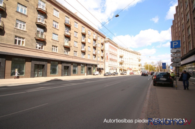 Iznomājam jaunas telpas ielas birojam.  Adrese: Stabu iela 15, (Stabu un Brīvības ielu Rīga - foto 13