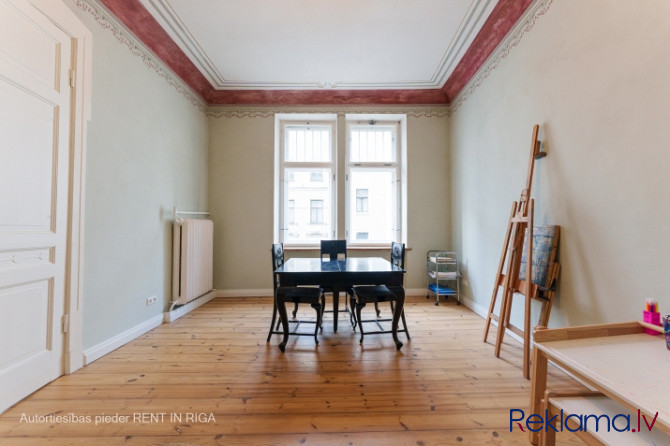 Elegants un rūpīgi atjaunots dzīvoklis Rīgas vēsturiskajā centrā.  Tas atrodas Lāčplēša Rīga - foto 13