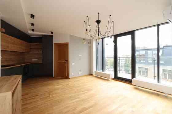 Эксклюзивная 3х комнатная квартирa в самом центре Риги в реновированном доме. Рига