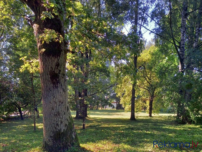 Zemes gabals zaļā un klusā vietā Šampēterī - Astras un Plēsuma ielu stūrī.  Apkārtnē privātmāju apbū Рига - изображение 9