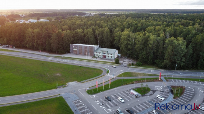 Tiek iznomāta reprezentabla biroju ēka Piņķos pretī RIMI. Moderna, mūsdienīga biroju ēka, Rīgas rajons - foto 19