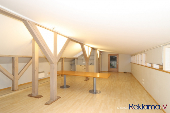 Ilgtermiņa nomai tiek piedāvāts plašs mansarda birojs Rīgas centrā ar burvīgu priekšrocību, 64 m2 pl Рига - изображение 7