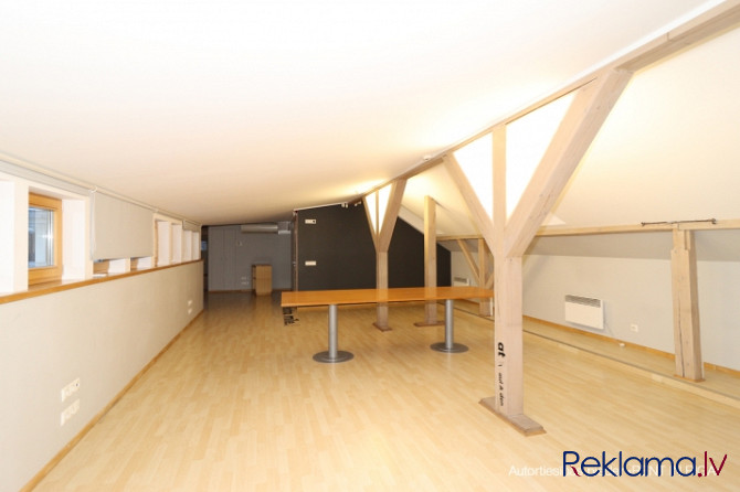Ilgtermiņa nomai tiek piedāvāts plašs mansarda birojs Rīgas centrā ar burvīgu priekšrocību, 64 m2 pl Рига - изображение 9