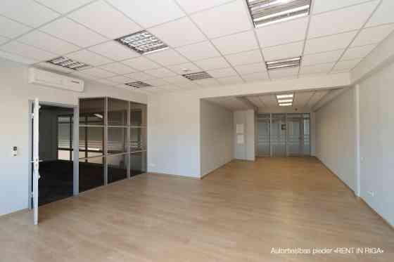 Офисные помещения в Плявниеках, на территории офисно-складского комплекса, на 2-м Рига
