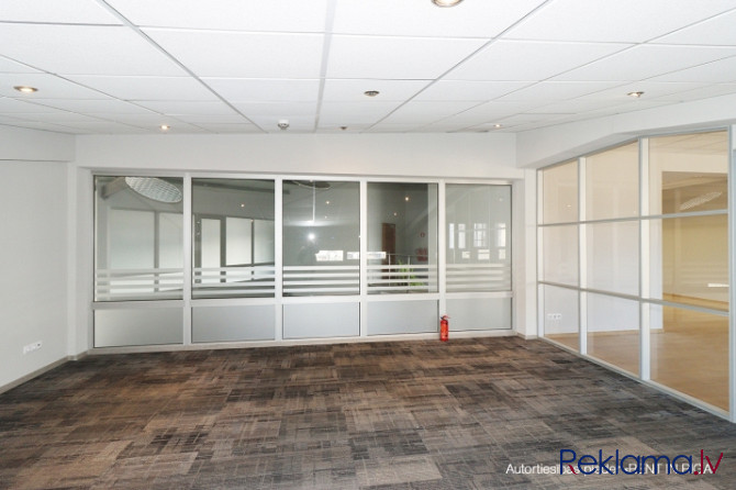 Biroja telpas Pļavniekos, jaunā biroju noliktavu kompleksā, 2. stāvā.  Platība sastāv no Rīga - foto 9