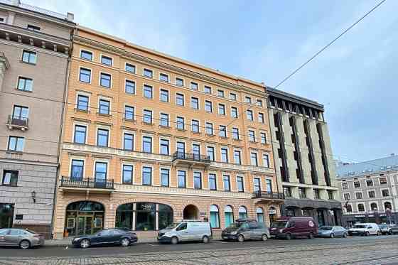 Офис в престижном здании с видом на памятник Свободы. Современный офис в Rīga
