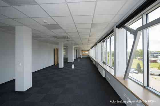 Birojs Mārupē, aiz "WESS motors".  + 4. stāvs.  + platība sastāv no atvērtas telpas, diviem kabineti Rīga