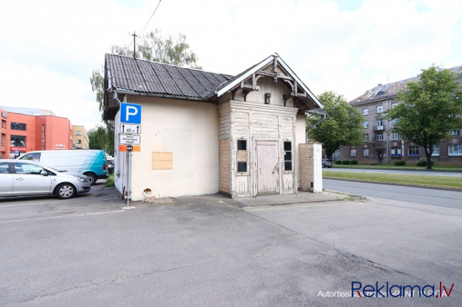 Maza estētiska ēka Brīvības ielā. Viegli redzama no visām pusēm, liela cilvēku plūsma. Rīga - foto 10