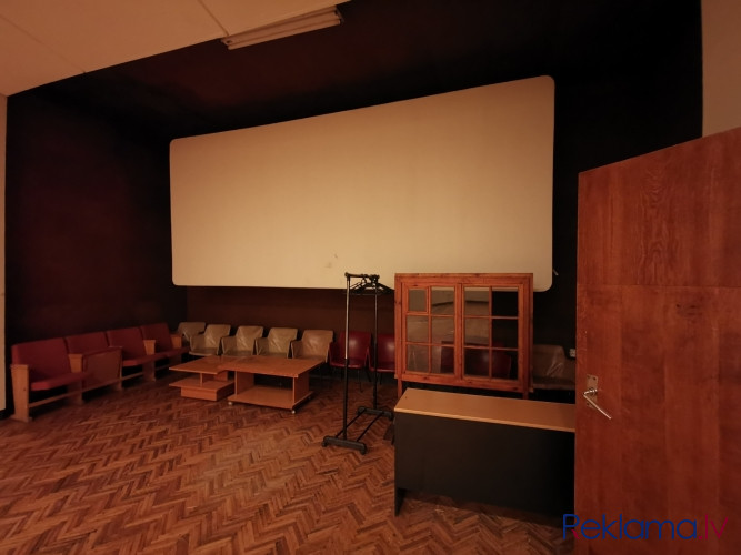 Iespēja nomāt biroja telpas vēsturiskajā Rīgas Kinostudijas ēkā.  Regulāras formas telpa ēkas 2. stā Рига - изображение 8