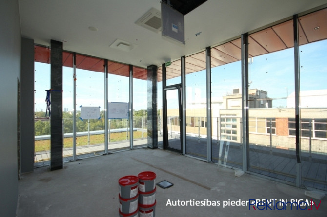 Augstas klases birojs jaunā ēkā.   + Birojs pilnībā autonoms ar privātu ieeju; + kvalitatīva Rīga - foto 5