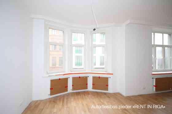 3-istabu dzīvoklis renovētā Jūgendstila Namā!  Jugendstila nami Ernesta Birznieka - Upiša iela 10 un Rīga