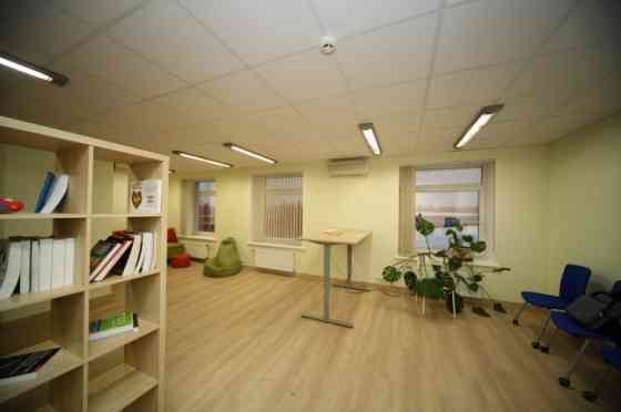 Birojs VEF'ā.  + 5. stāvā (bez lifta).  + Platība sastāv no priekštelpas, trīs kabinetiem, palīgtelp Rīga