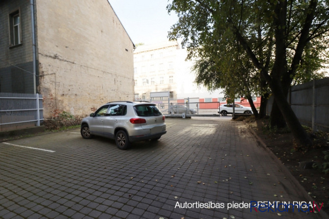 Tiek iznomāta atsevišķi stāvoša biroju ēka ar privātu autostāvvietu astoņām mašīnām.  + Ēka atrodas  Рига - изображение 19