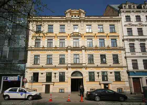 Reprezentabla ēka Rīgas aktīvajā centrā  + Cena ir norādīta par telpām PĒC kosmētiskā remonta; + nam Рига